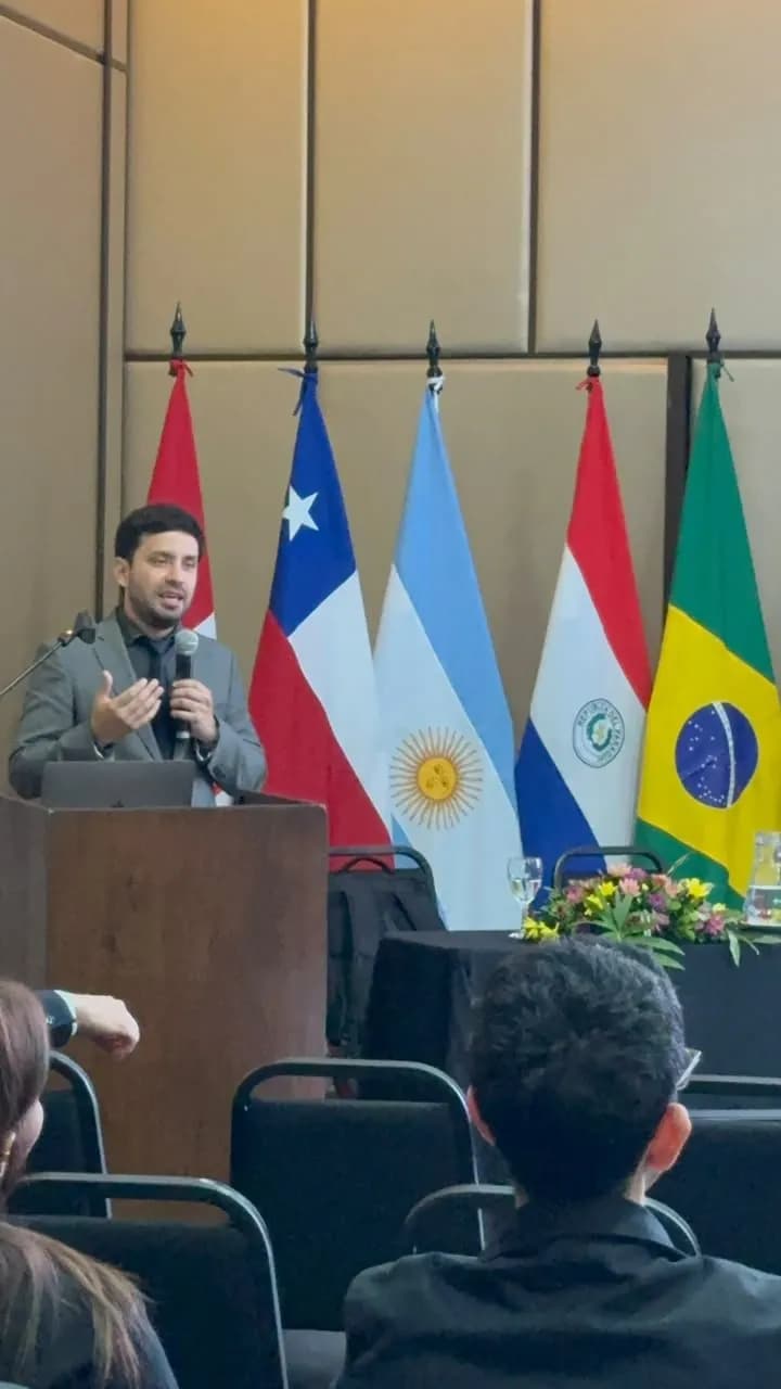 Disertante en congresos de la región