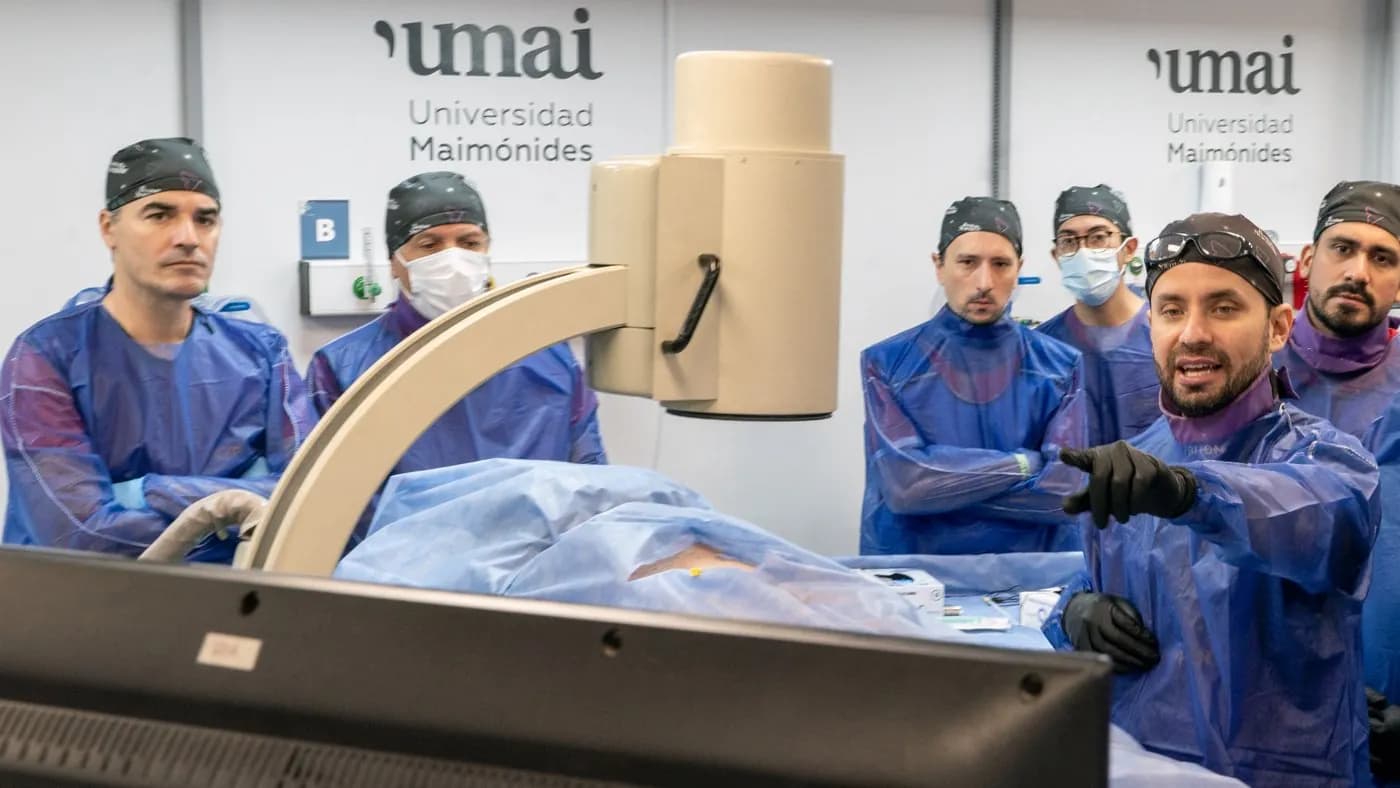 Curso de técnicas intradiscales y neuromodulación · Universidad Maimónides, Buenos Aires